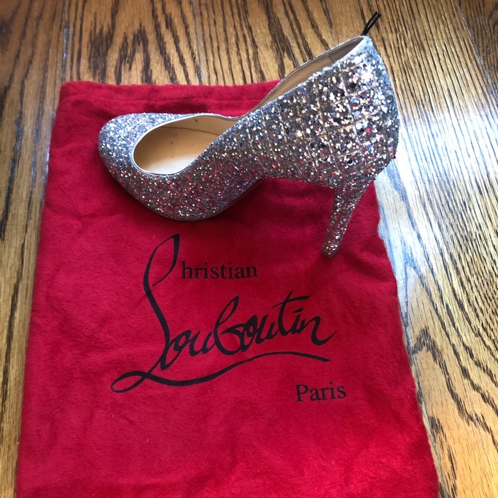 Louboutin pumps size 35.5.